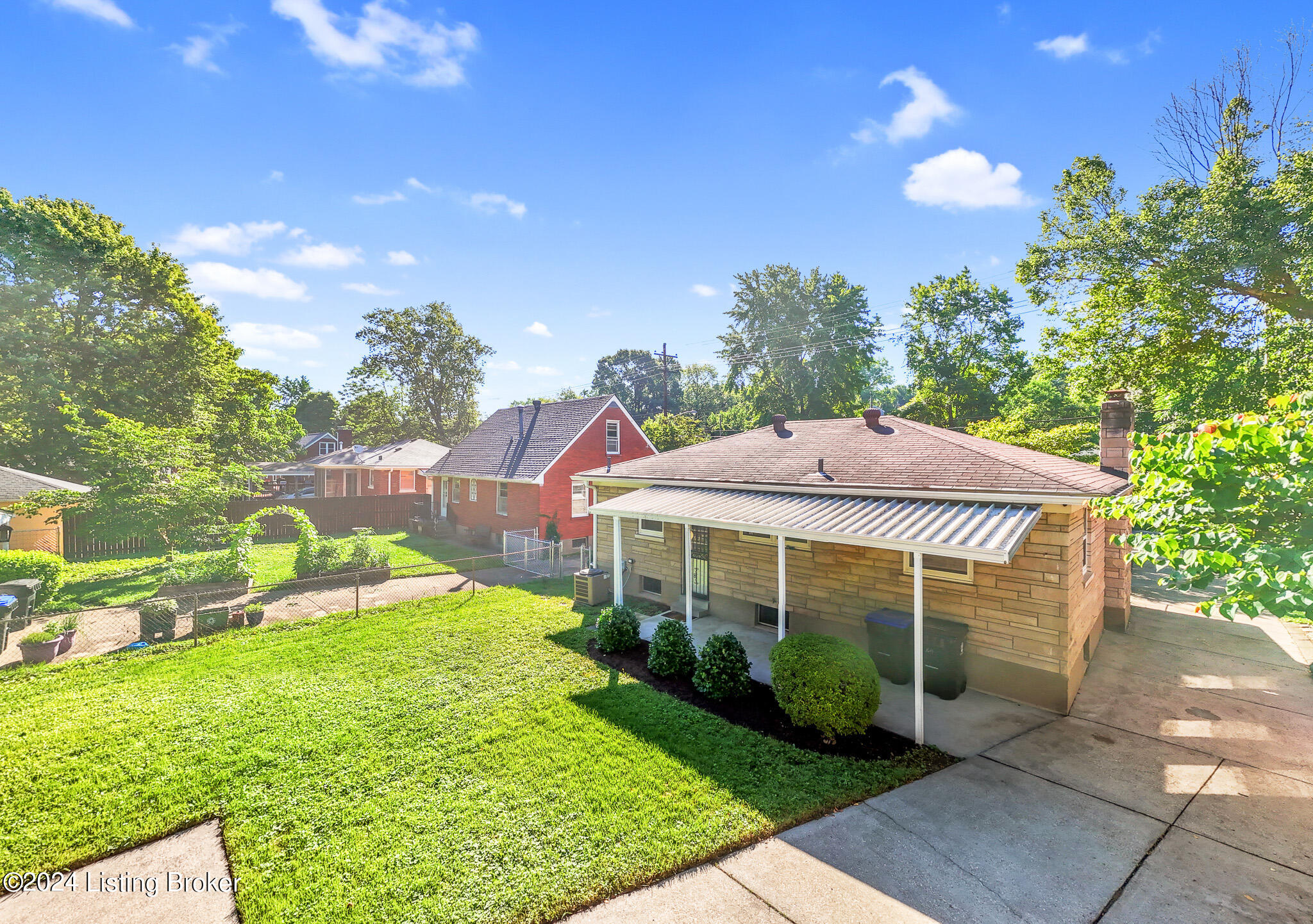 1611 Nightingale Road Louisville, KY 40213 - Photo 4 of 38 DJI_20240606093407_0031_D