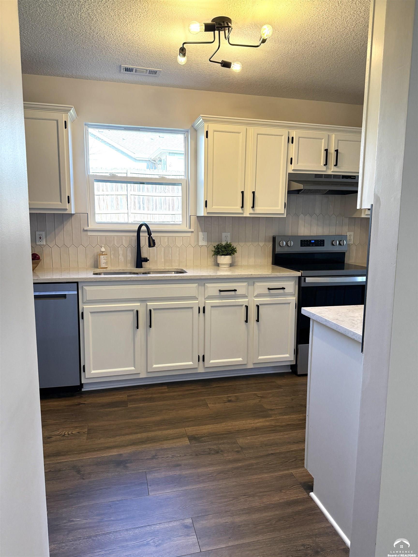 4712 McCormick Street Lawrence, KS 66047 - Photo 8 of 21