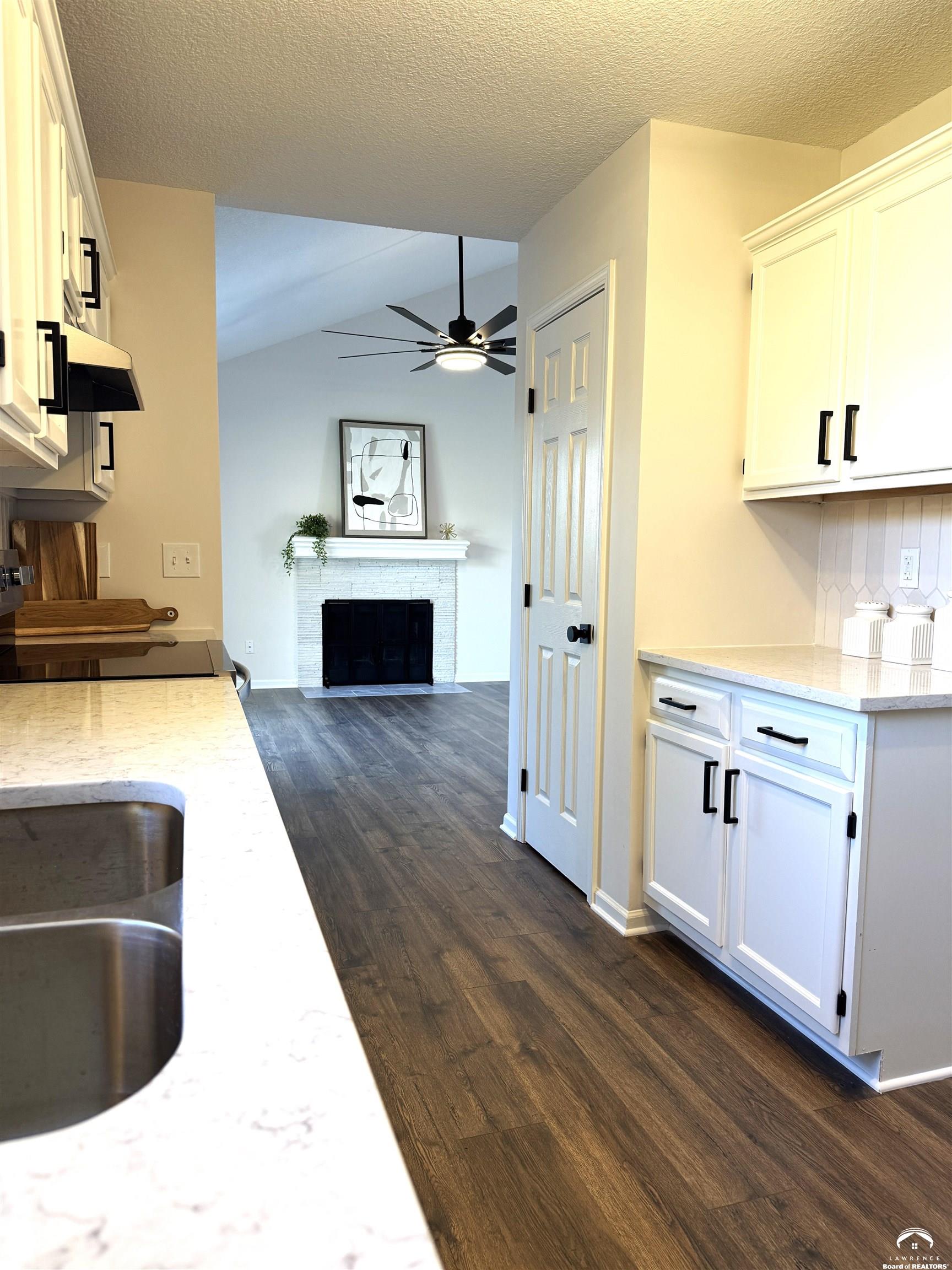 4712 McCormick Street Lawrence, KS 66047 - Photo 10 of 21