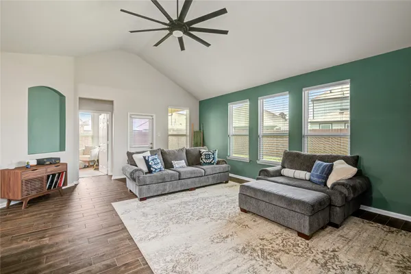 $379,900 | 22935 White Powder Dr Spring, Spring, TX 77373