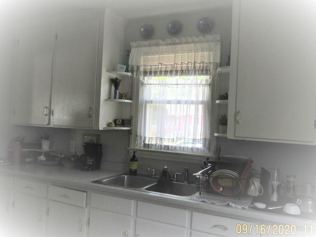 18 Middle Road Gardner, MA 01440 - Photo 4 of 12 Gallery Image 4
