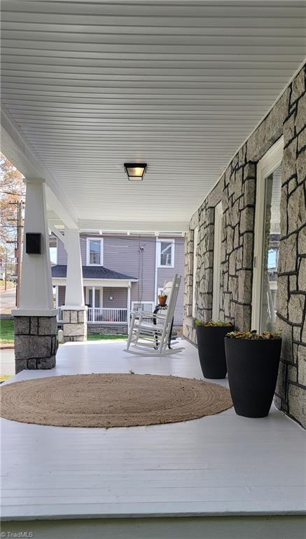 424 Spring Street Mount Airy, NC 27030 - Photo 4 of 38 Gallery Image 4