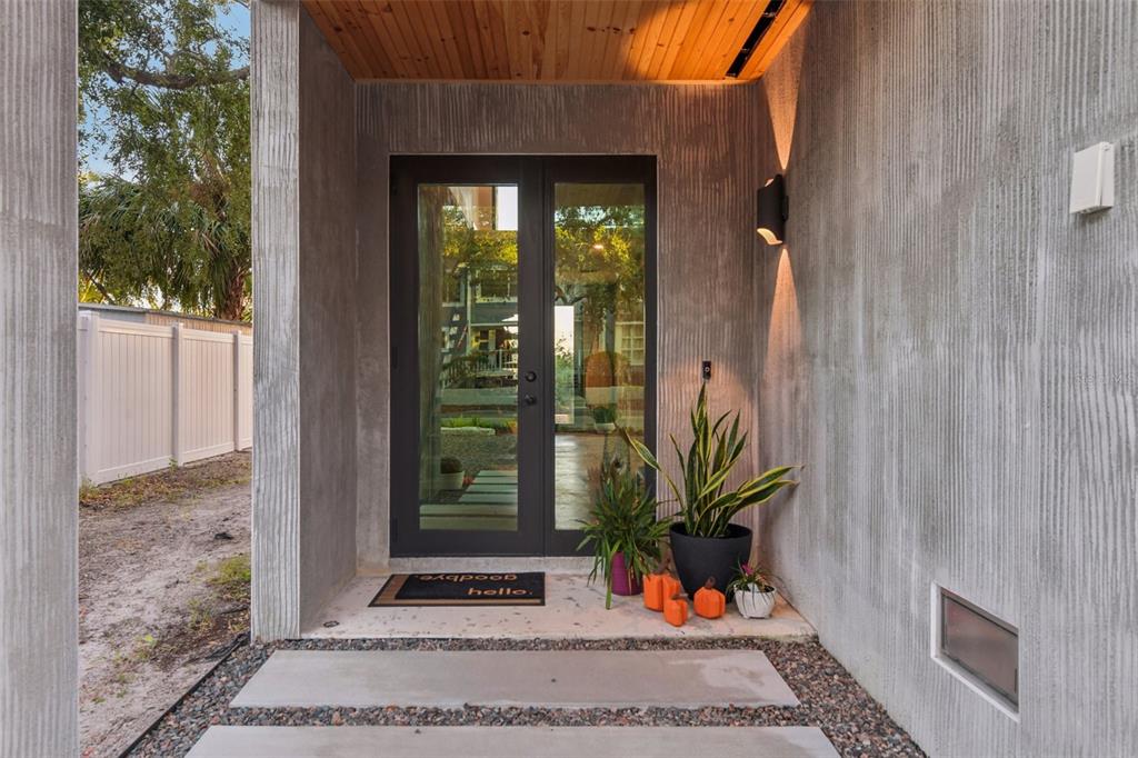 4828 West Flamingo Road Tampa, FL 33611 - Photo 3 of 67 a view of potted plants with sky view