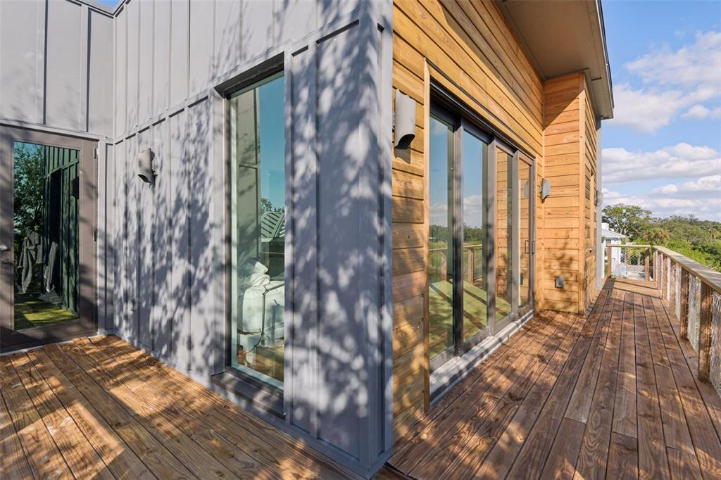 4828 West Flamingo Road Tampa, FL 33611 - Photo 34 of 67 a view of a brick wall with a large windows