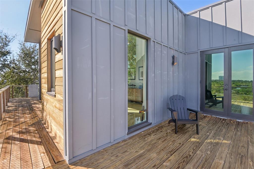 4828 West Flamingo Road Tampa, FL 33611 - Photo 36 of 67 a view of a house with backyard and sitting area