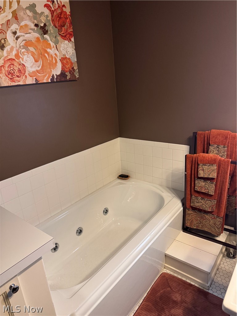 1617 Sheridan Road Cleveland, OH 44121 - Photo 24 of 33
