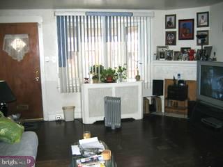 4528 Fernhill Road Philadelphia, PA 19144 - Photo 4 of 6 Gallery Image 4
