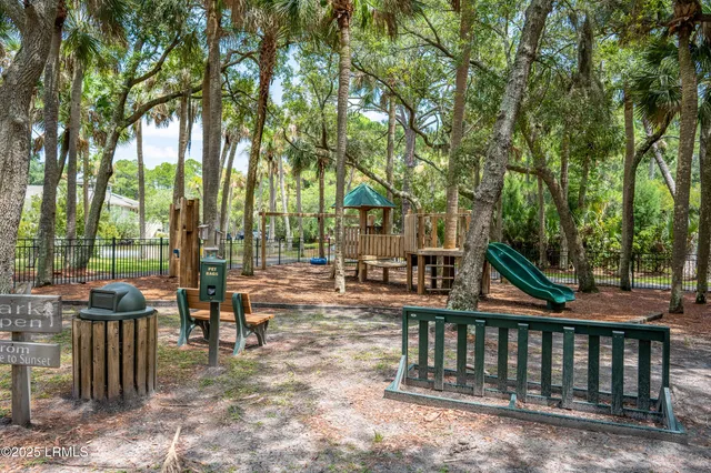 $1,200,000 | 703 Swordfish Road, Fripp Island, SC 29920