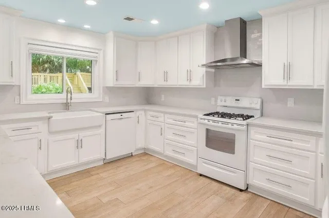 $1,200,000 | 703 Swordfish Road, Fripp Island, SC 29920