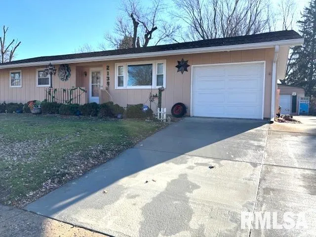 $185,900 | 2138 West Lawrence Avenue, Springfield, IL 62704