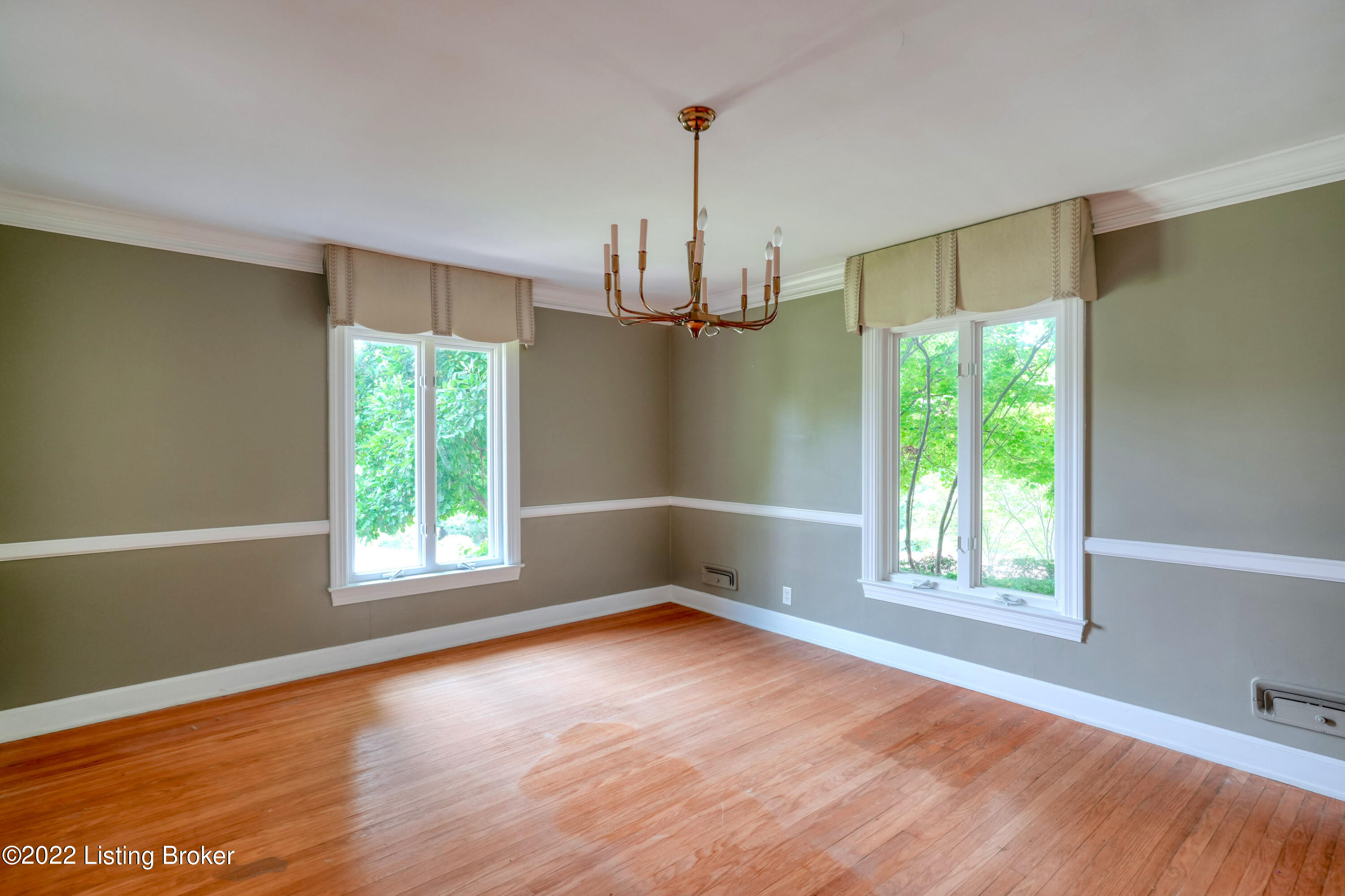 524 Ridgewood Road Louisville, KY 40207 - Photo 11 of 40 023 - 20210719 702571 (1) (1)