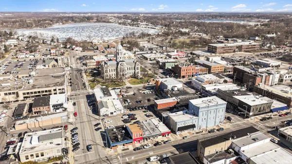 $219,900 | 100 West Market Street, Unit 2C, Warsaw, IN 46580