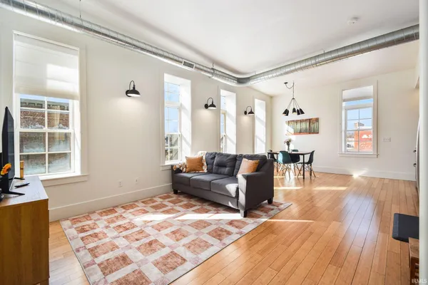 $219,900 | 100 West Market Street, Unit 2C, Warsaw, IN 46580