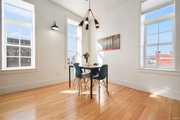 $219,900 | 100 West Market Street, Unit 2C, Warsaw, IN 46580