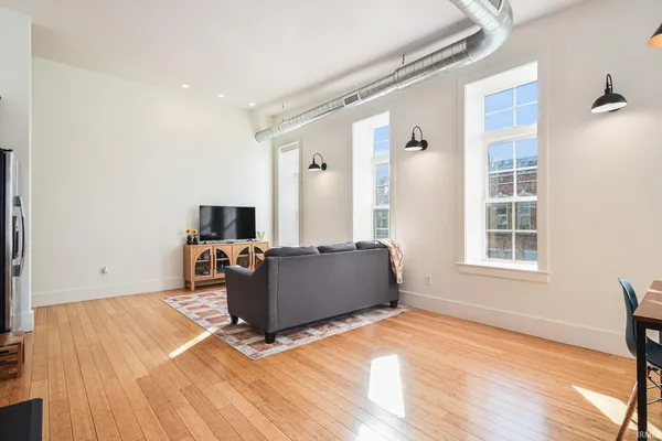 $219,900 | 100 West Market Street, Unit 2C, Warsaw, IN 46580