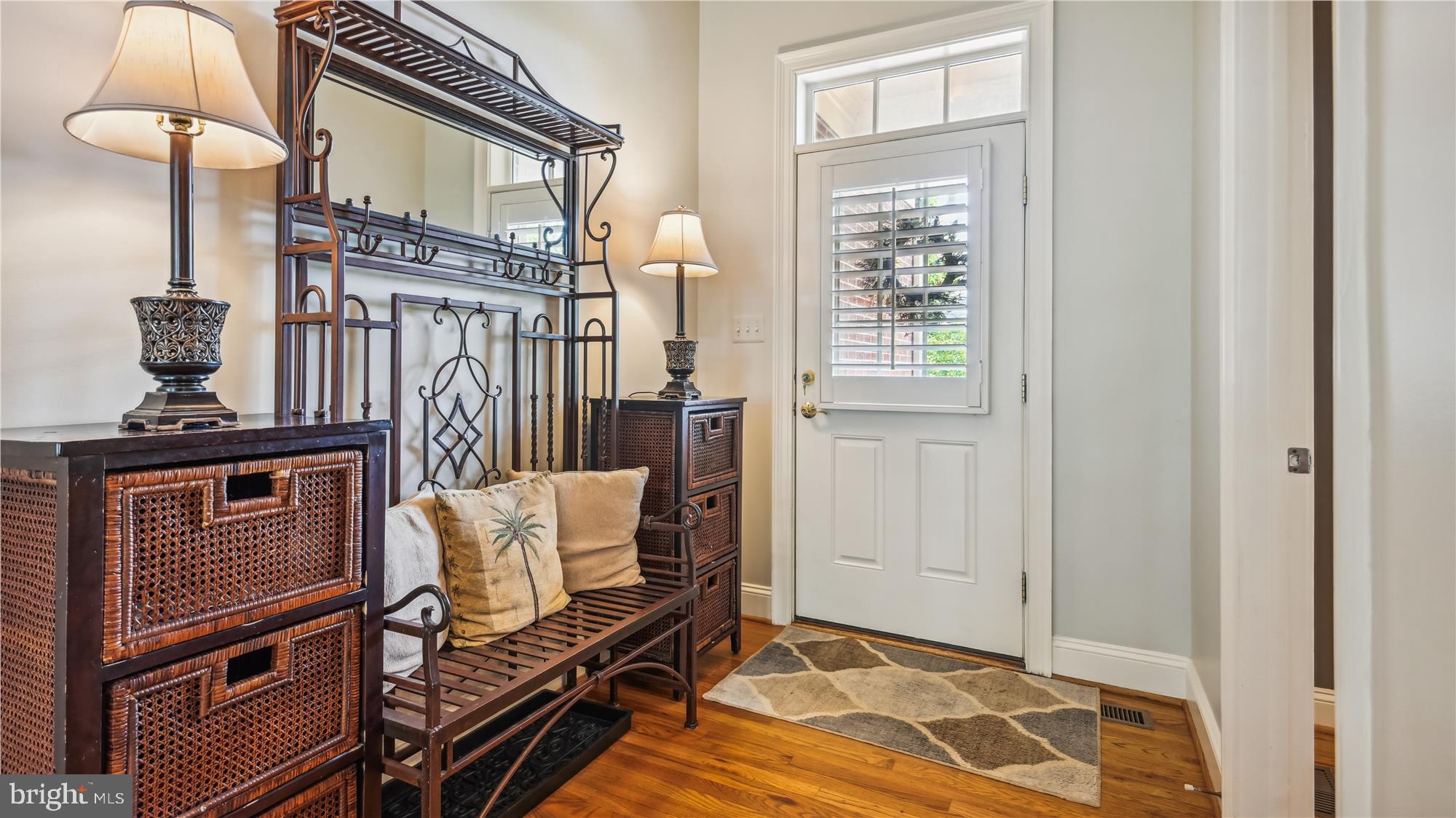 41334 Raspberry Drive Leesburg, VA 20176 - Photo 26 of 70 Owner's side entrance