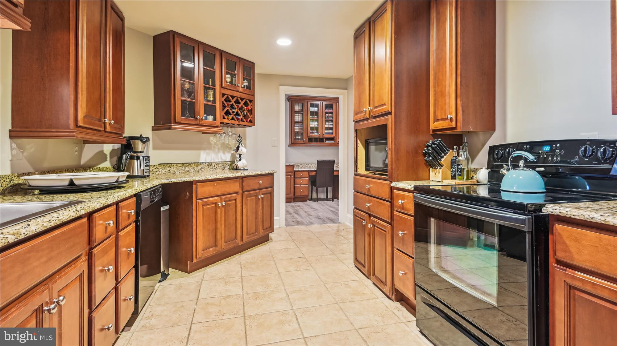 41334 Raspberry Drive Leesburg, VA 20176 - Photo 49 of 70 Full lower level catering kitchen