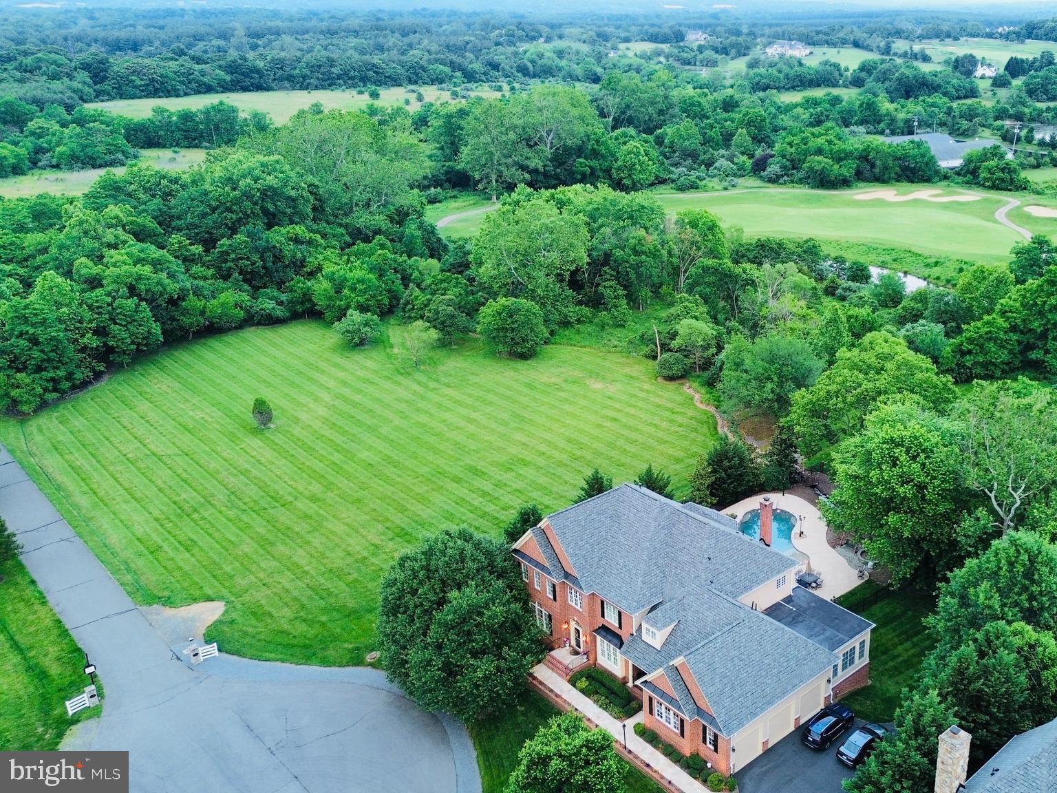 41334 Raspberry Drive Leesburg, VA 20176 - Photo 5 of 70 Private oasis adjacent to acres of conservancy