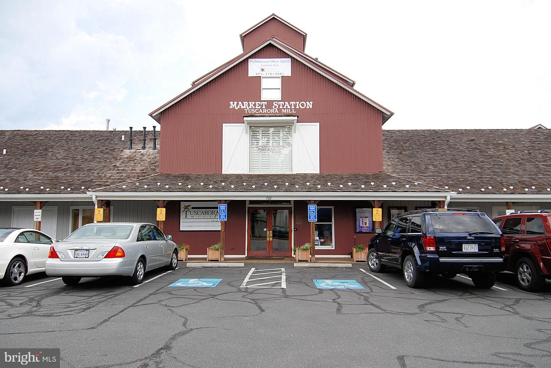 41334 Raspberry Drive Leesburg, VA 20176 - Photo 69 of 70 Elegant Dining Choices