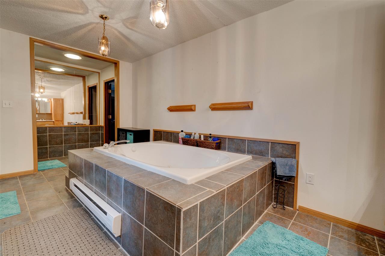 1628 Country Club Road Washington, IA 52353 - Photo 16 of 33 Gallery Image 16