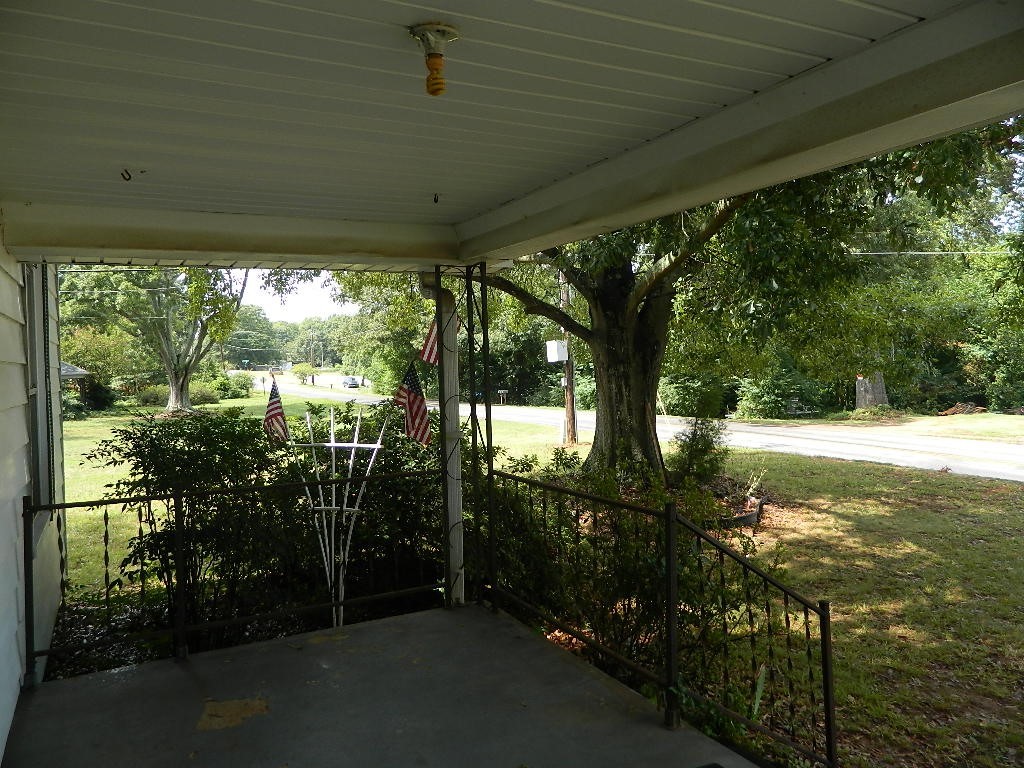 634 Airline Road Anderson, SC 29624 - Photo 6 of 41