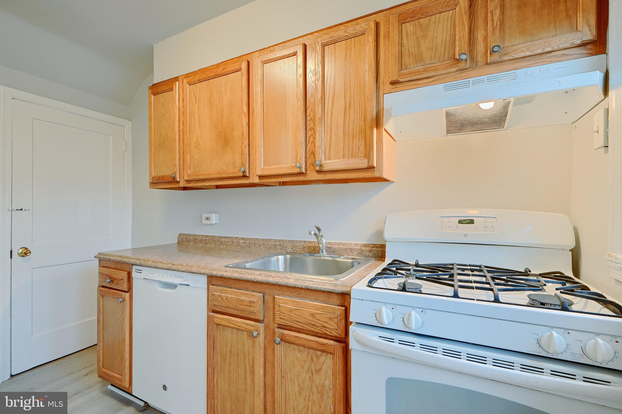 2146 Redthorn Road Middle River, MD 21220 - Photo 13 of 36