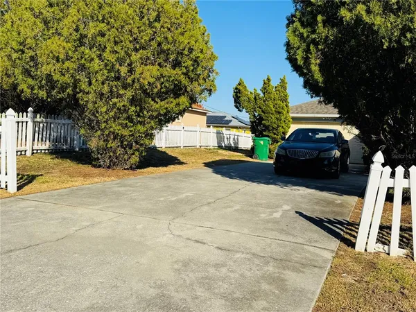$240,000 | 6020 Lake Ruth Drive East, Dundee, FL 33838