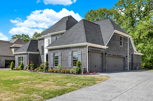 $524,000 | 200 Wellington Circle South, Oakland, TN 38068