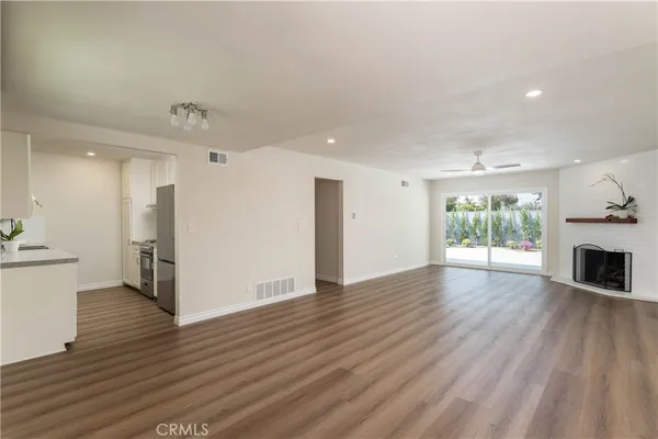$4,700 | 1741 Tustin Avenue, Unit 10C, Costa Mesa, CA 92627