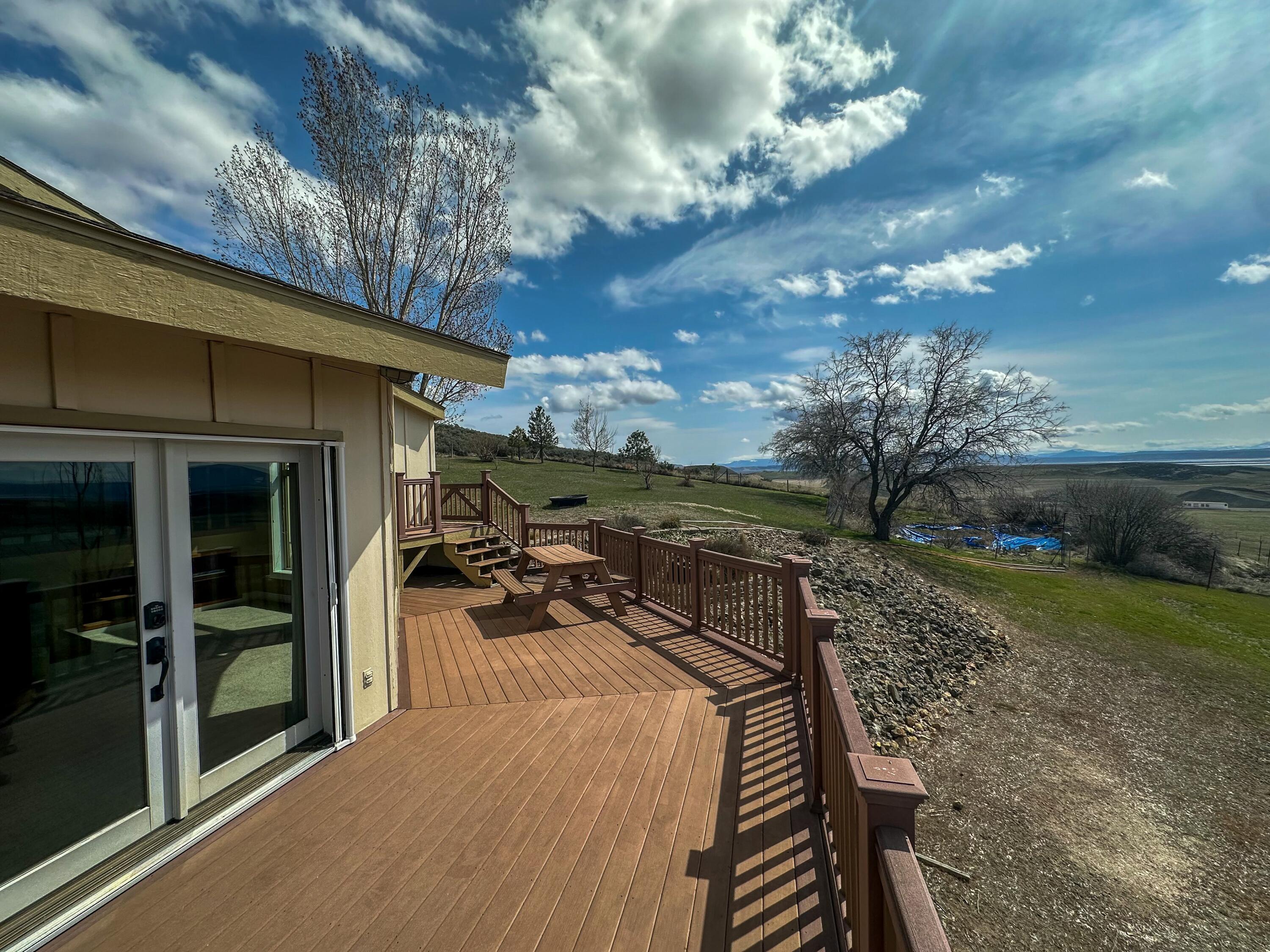 9820 Buesing Road Klamath Falls, OR 97603 - Photo 4 of 55 9820 Buesing Road