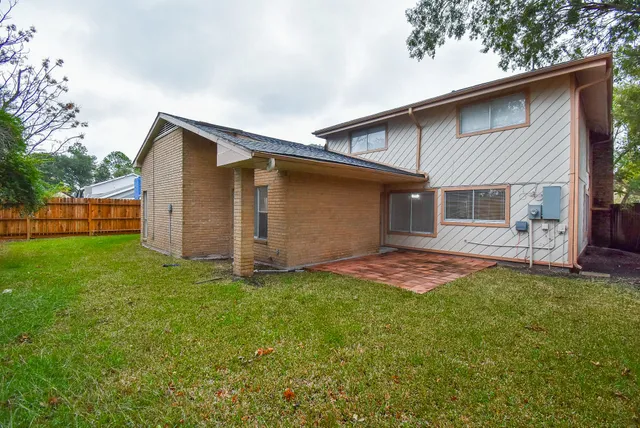 $2,900 | 7814 Candle Green Lane, Houston, TX 77071