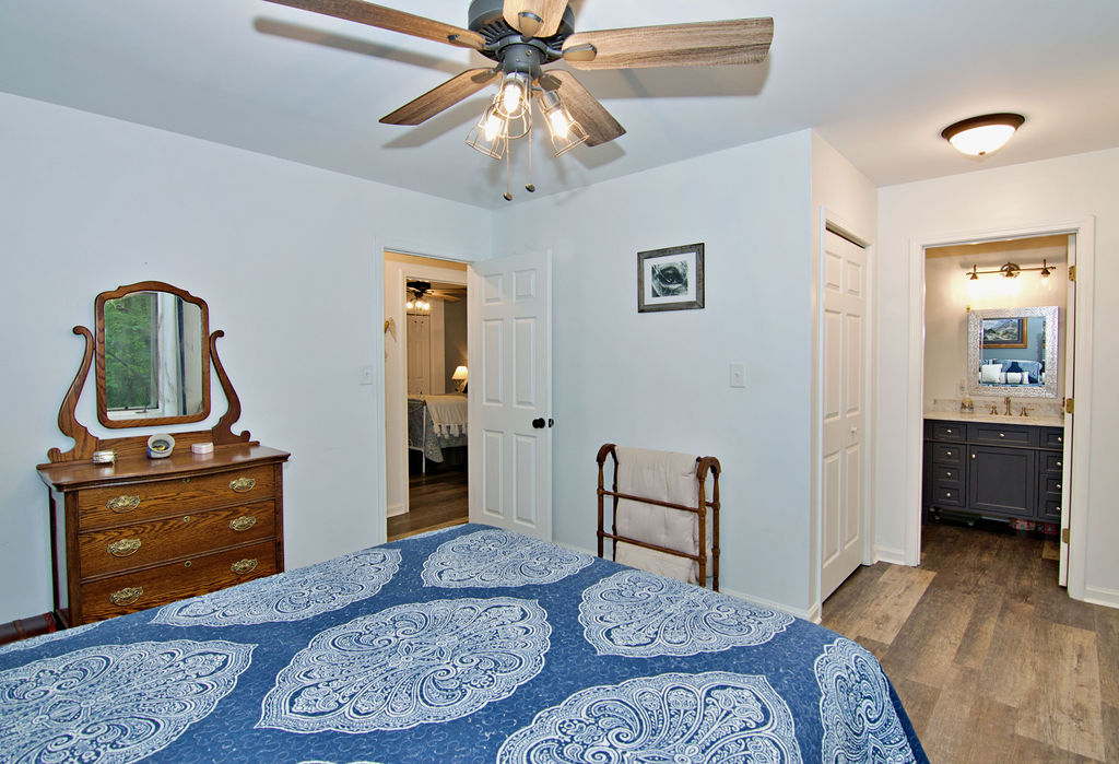 1279 Coneross Point Drive Seneca, SC 29678 - Photo 21 of 48