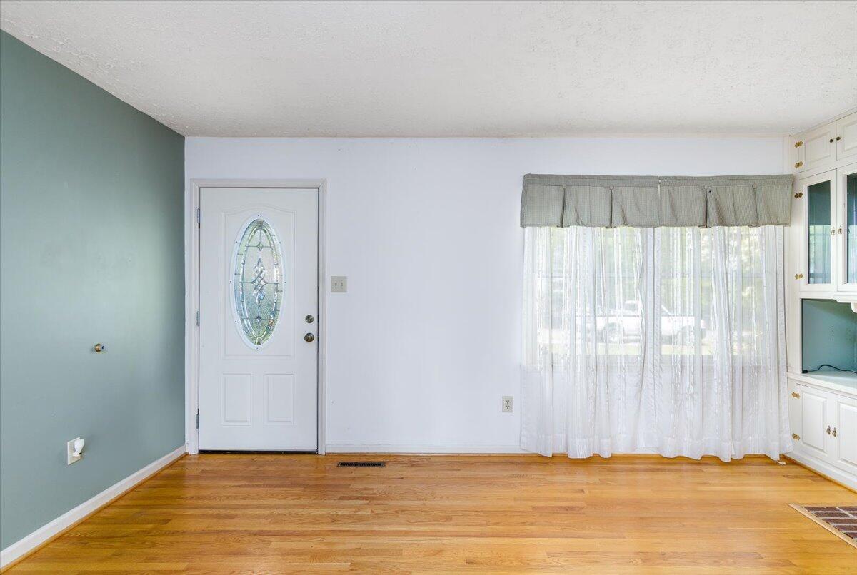 264 Pine Knob Circle Moneta, VA 24121 - Photo 15 of 67 a view of an empty room