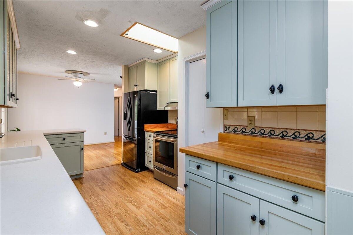 264 Pine Knob Circle Moneta, VA 24121 - Photo 24 of 67 19-19-264 Pins Knob Circle-1152-Edit