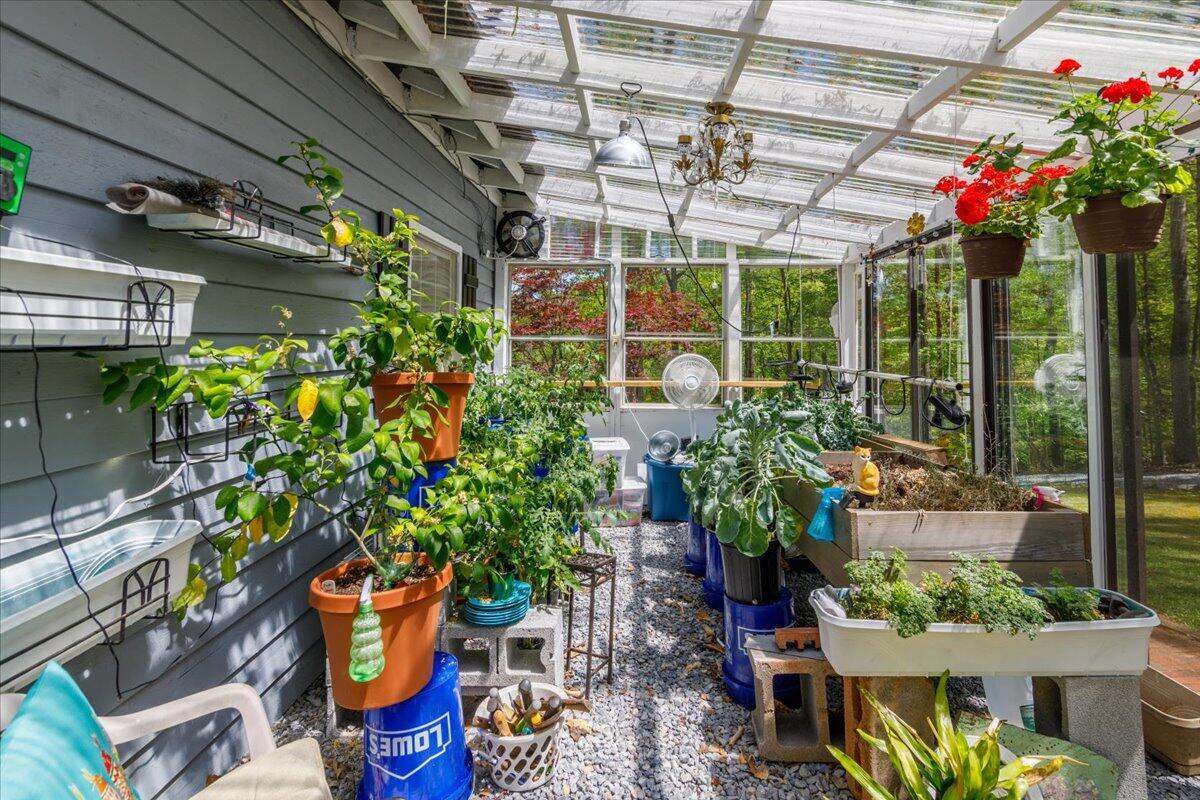 264 Pine Knob Circle Moneta, VA 24121 - Photo 48 of 67 54-54-264 Pins Knob Circle-1356-HDR