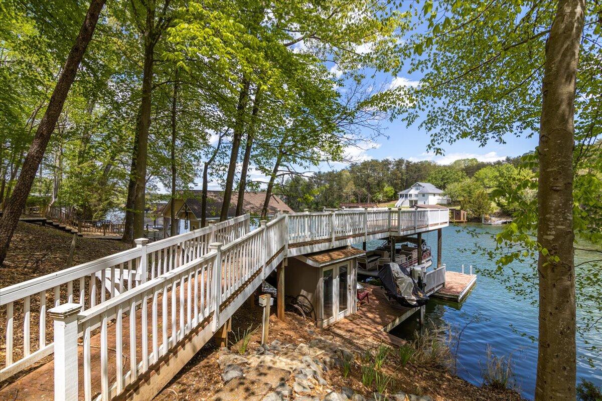 264 Pine Knob Circle Moneta, VA 24121 - Photo 50 of 67 a view of a balcony with chairs