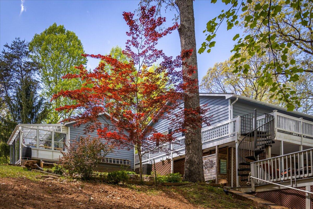264 Pine Knob Circle Moneta, VA 24121 - Photo 9 of 67 front view of a house with a tree