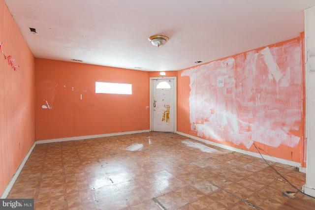 2424 East Fayette Street Baltimore, MD 21224 - Photo 3 of 10 Interior (General)