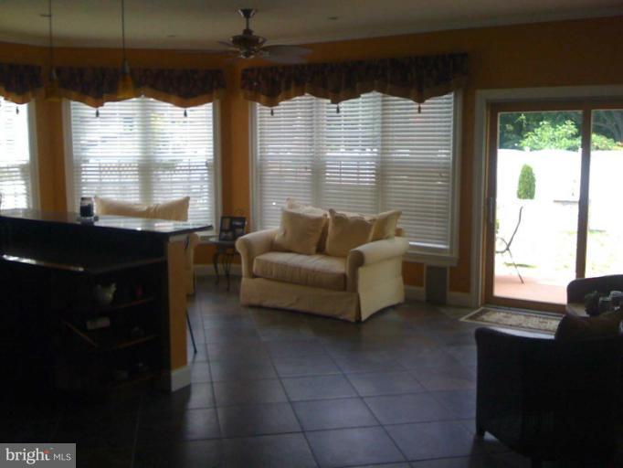 14622 Featherstone Road Woodbridge, VA 22191 - Photo 1 of 17 Interior (General)