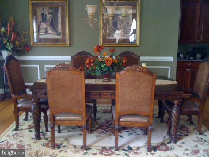 14622 Featherstone Road Woodbridge, VA 22191 - Photo 4 of 17 Dining Room