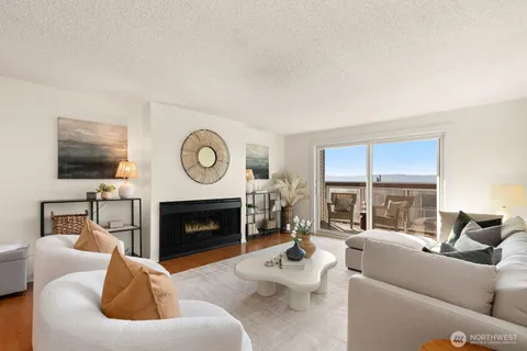 $617,500 | 10203 47th Avenue Southwest, Unit C5, Seattle, WA 98146