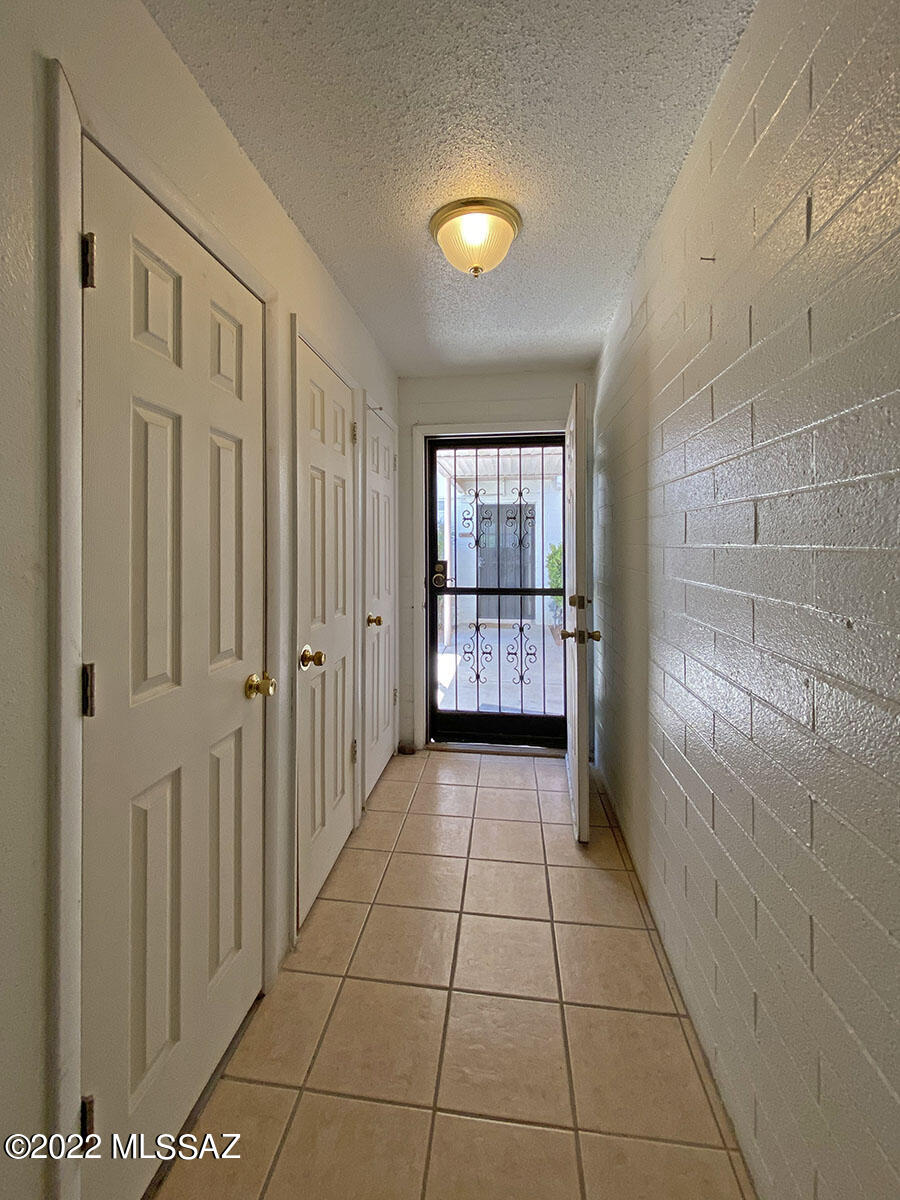 1755 South Jones Boulevard, Unit R108 Tucson, AZ 85713 - Photo 4 of 19