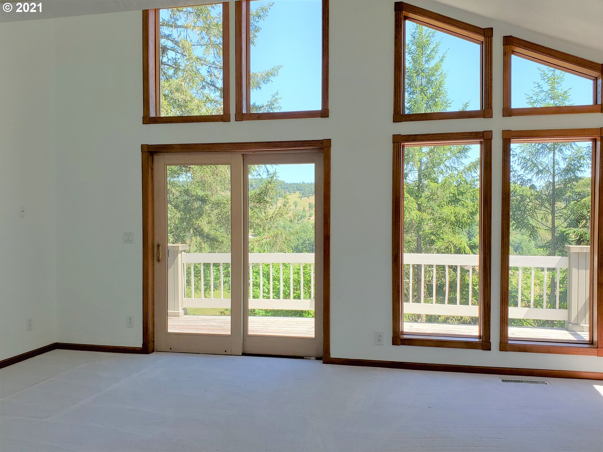 1700 Cole Road Oakland, OR 97462 - Photo 12 of 32 Gallery Image 12