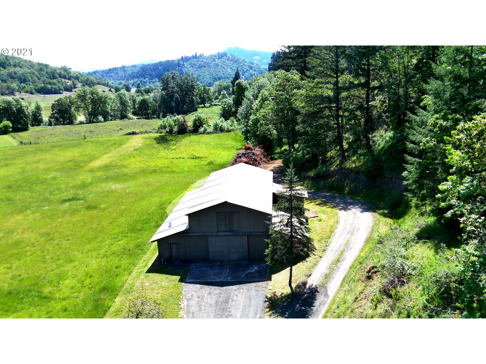 1700 Cole Road Oakland, OR 97462 - Photo 21 of 32 Gallery Image 21