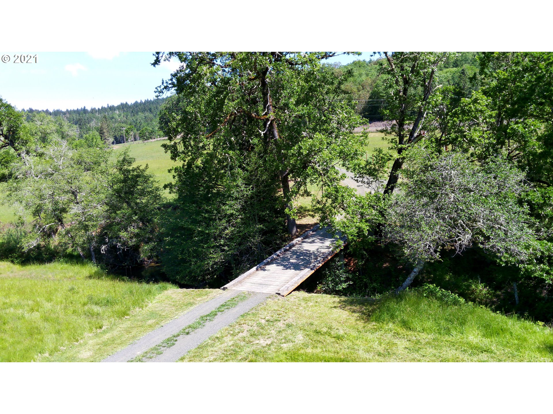 1700 Cole Road Oakland, OR 97462 - Photo 29 of 32 Gallery Image 29