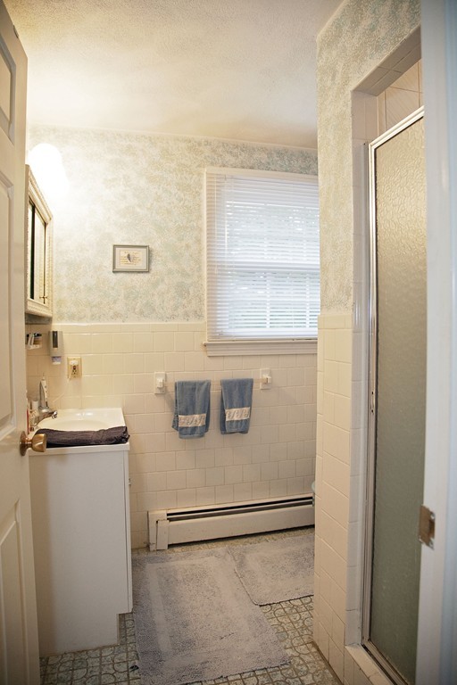 56 Ledgewood Road Framingham, MA 01701 - Photo 13 of 20 Gallery Image 13