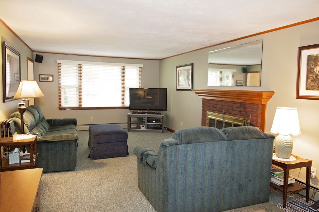 56 Ledgewood Road Framingham, MA 01701 - Photo 3 of 20 Gallery Image 3
