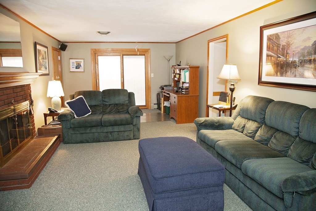 56 Ledgewood Road Framingham, MA 01701 - Photo 4 of 20 Gallery Image 4