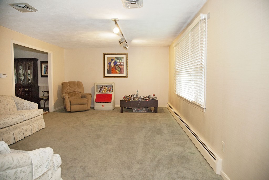 56 Ledgewood Road Framingham, MA 01701 - Photo 5 of 20 Gallery Image 5