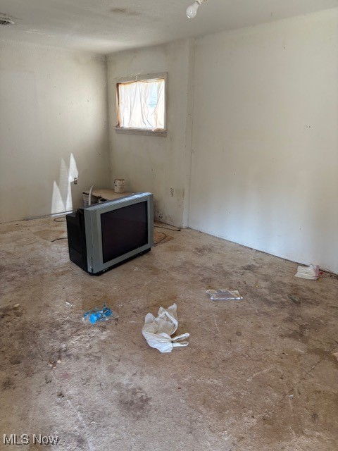 2817 Cemetery Road Ashtabula, OH 44004 - Photo 9 of 10 View of spare room
